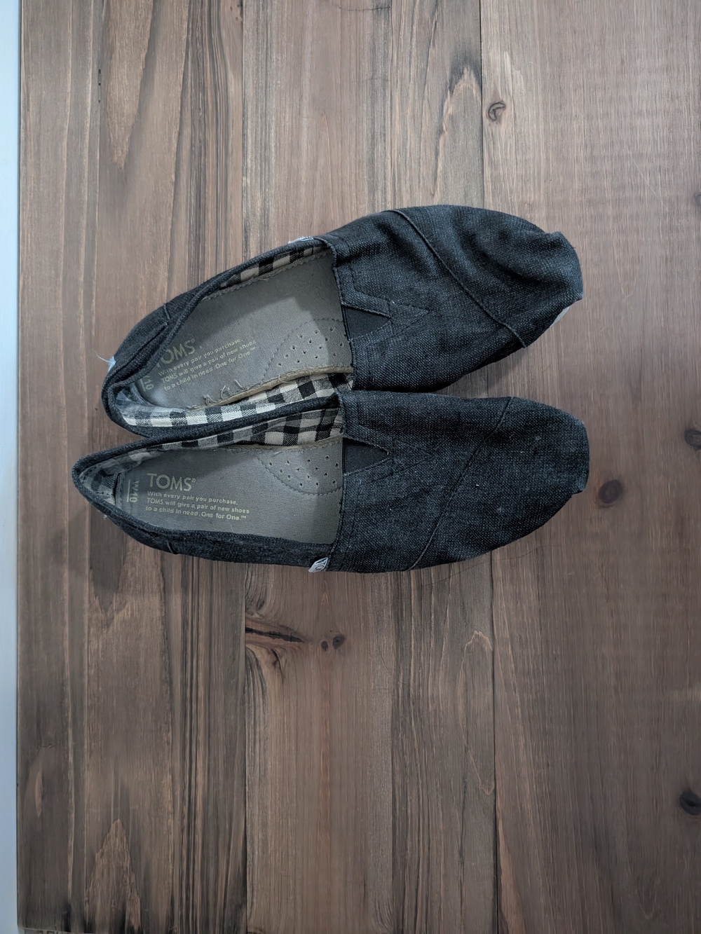 TOMS Classic Slip-On Canvas Shoes in Black